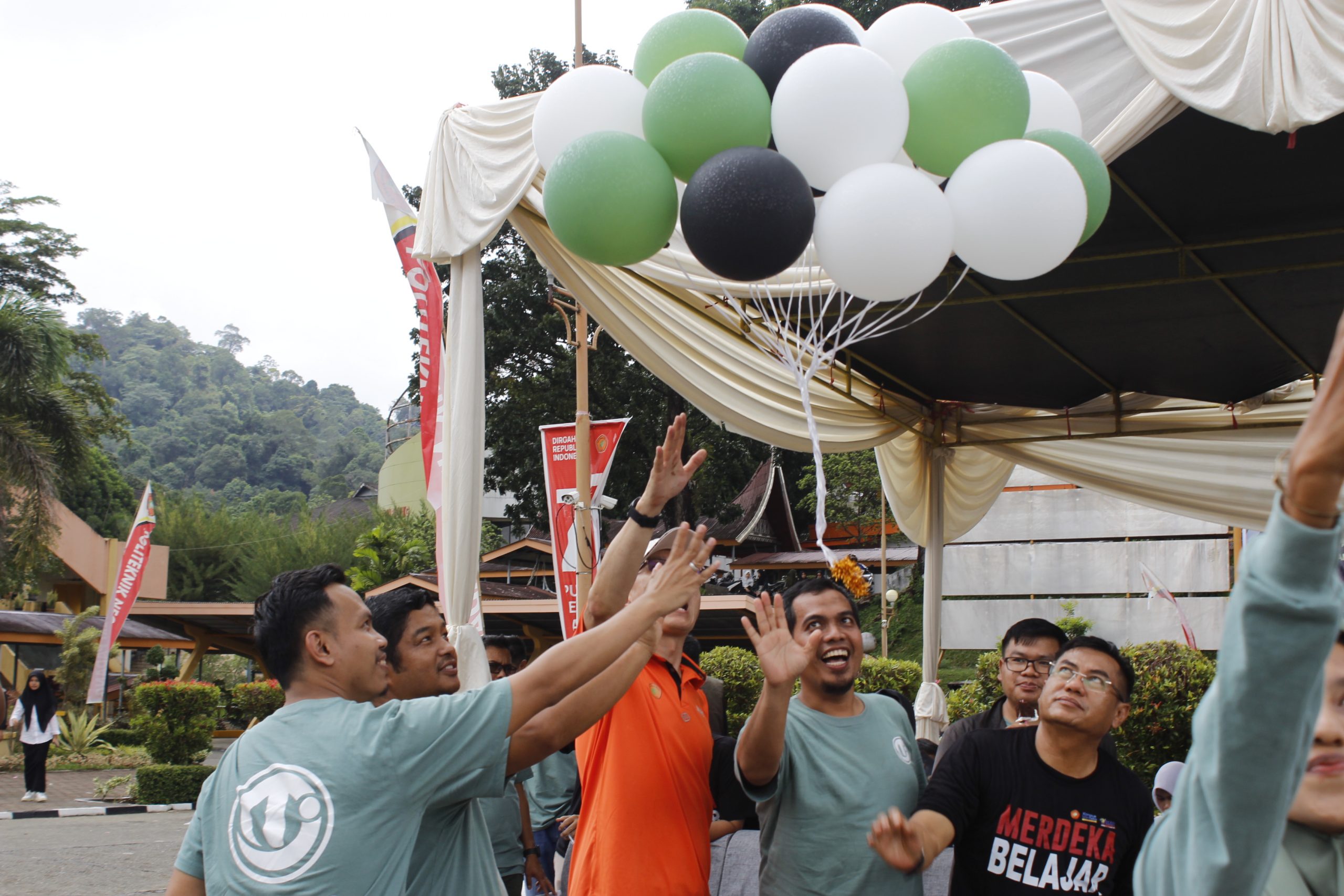 Sweet Seventeen – HUT Jurusan Teknologi Informasi ke 17