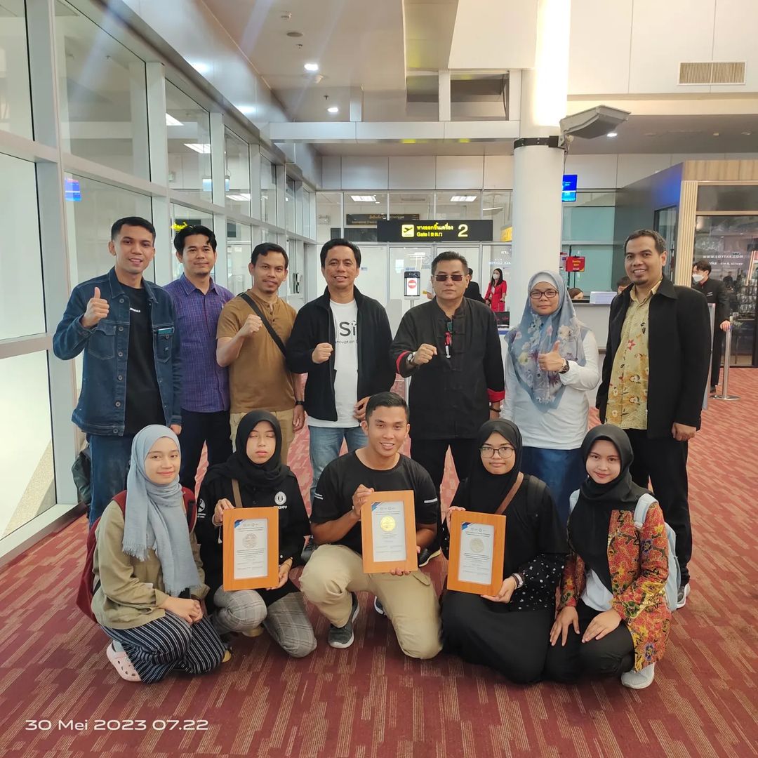 Mahasiswa Jurusan Teknologi Informasi Memenangkan kejuaraan Internasional di Thailand Mahasiswa Jurusan Teknologi Informasi Memenangkan kejuaraan Internasional di Thailand