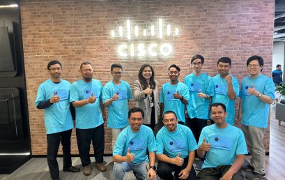 Mahasiswa D3 Teknik Komputer dapat mendali gold kejuaraan Netacad Rider tingkat Nasional