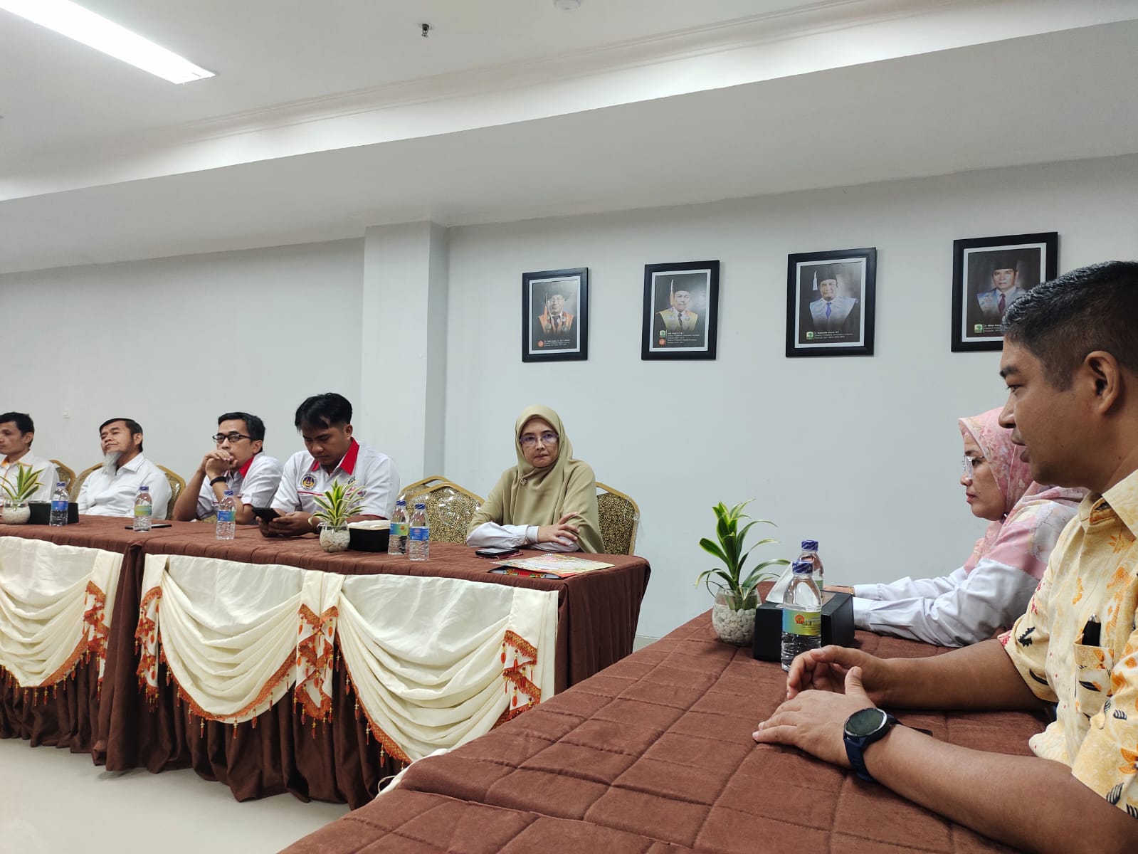Kegiatan Benchmarking Kurikulum Vokasi dan PBL Jurusan Teknologi Informasi Politeknik Negeri Padang Kegiatan Benchmarking Kurikulum Vokasi dan PBL Jurusan Teknologi Informasi Politeknik Negeri Padang