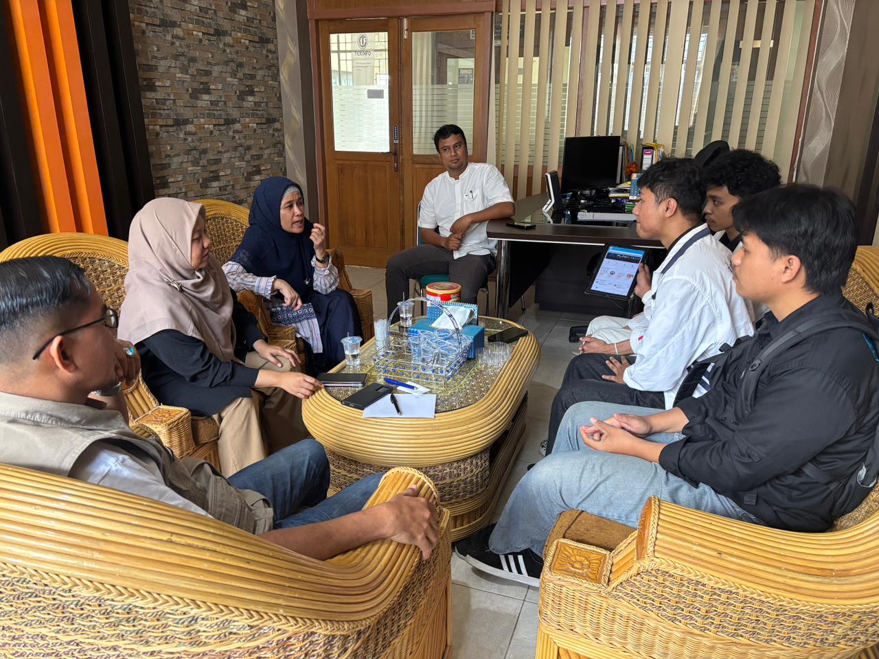 Monitoring kegiatan PKL Mahasiswa TRPL Bersama Ketua Jurusan dan Kaprodi TI