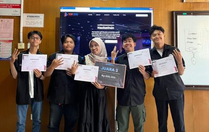 Mahasiswa TI PNP Raih Juara 3 Hackathon Sumbar 2025 lewat Inovasi “SapaSumbar”