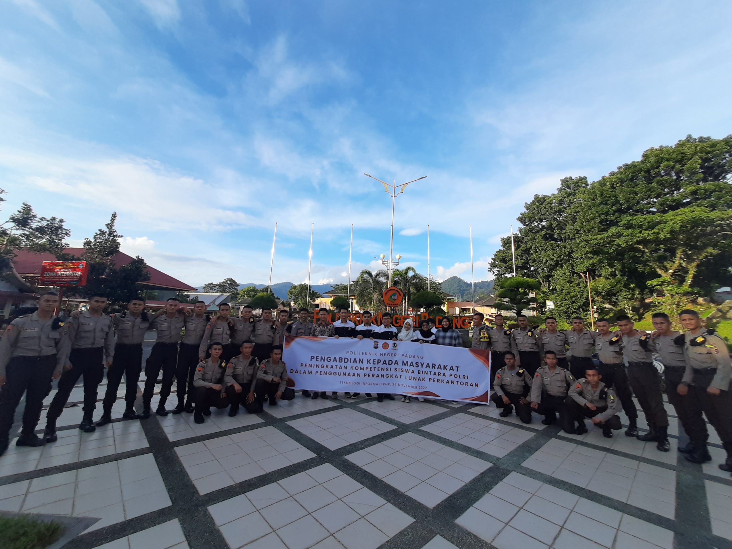 PNP Berikan Pelatihan Perangkat Lunak Perkantoran dan Multimedia untuk siswa Bintara POLRI