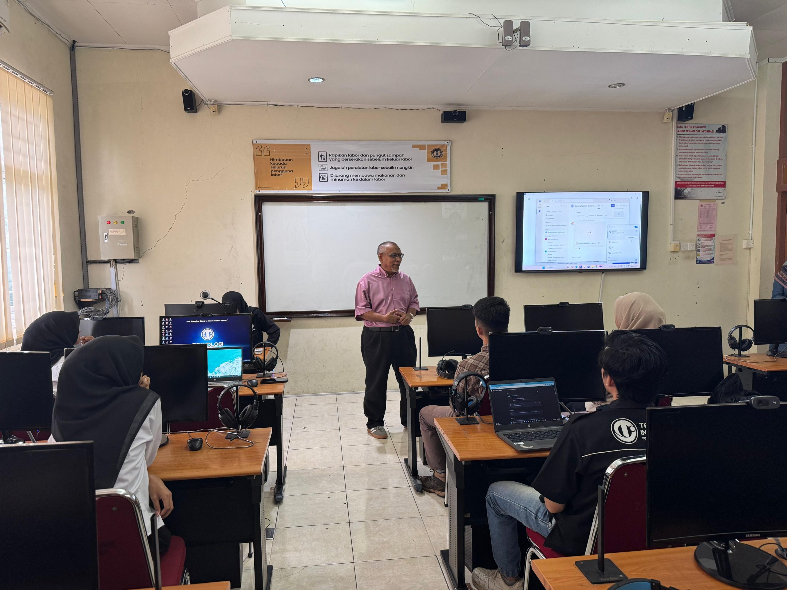 Sharing Session Bersama Prof. Dr. Rusli bin Haji Abdullah: Inspirasi untuk Mahasiswa Tingkat Akhir