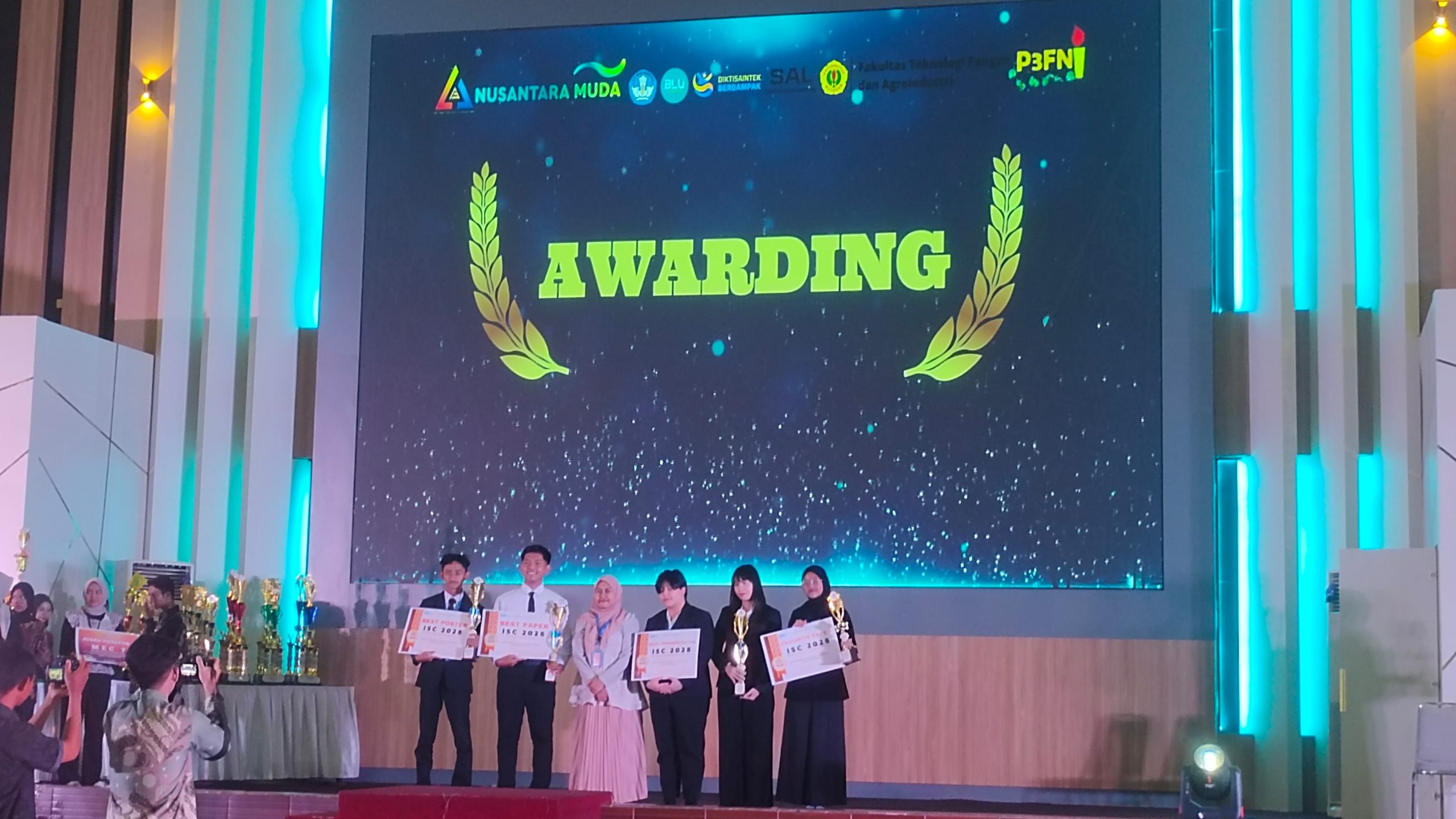 Kolaborasi TI dan Teknik Manufaktur PNP Raih Penghargaan Internasional di ISC 2025