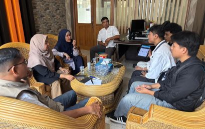 Monitoring kegiatan PKL Mahasiswa TRPL Bersama Ketua Jurusan dan Kaprodi TI