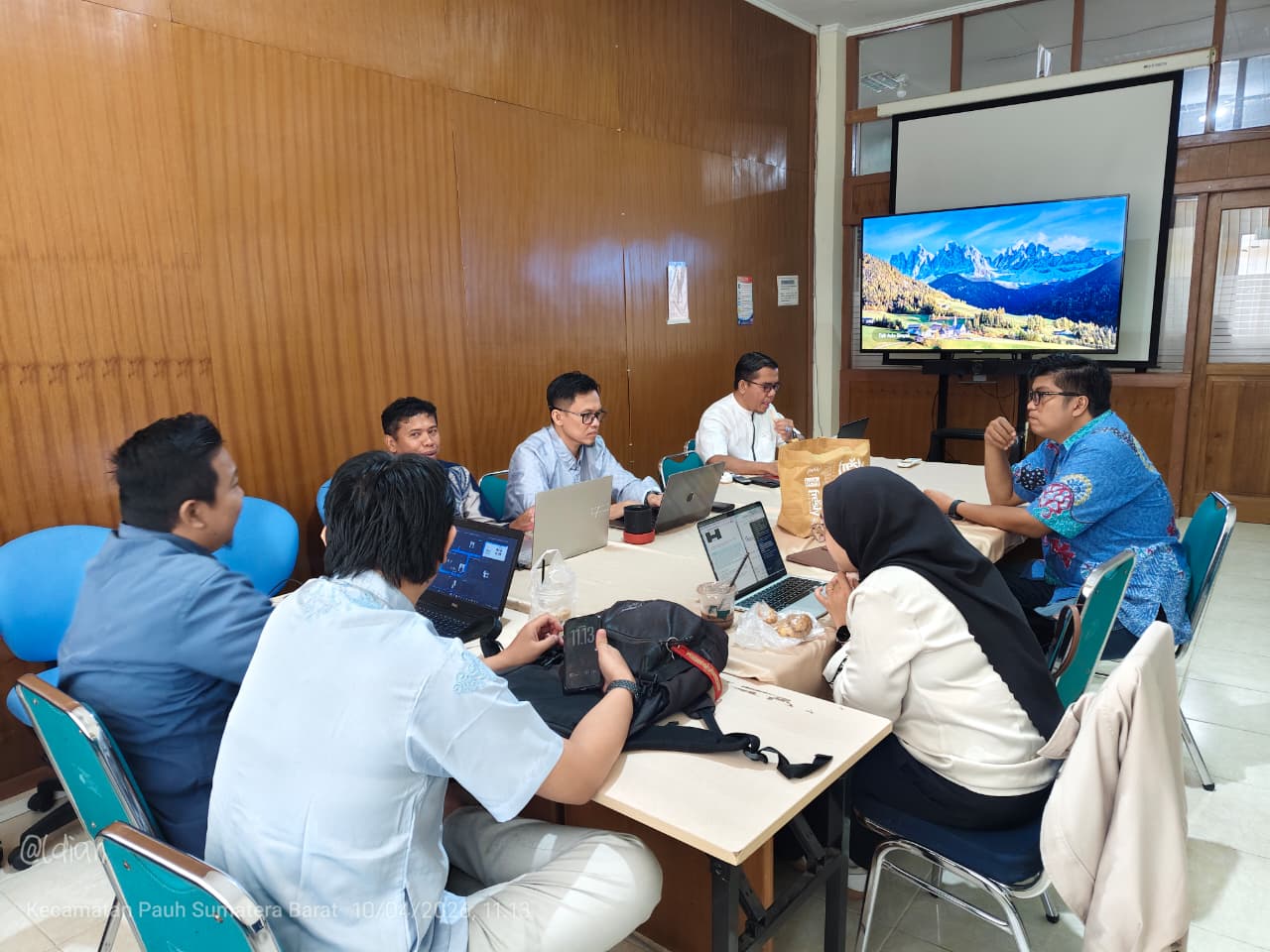 Dukung Transformasi BLU, Jurusan TI Politeknik Negeri Padang Luncurkan Techno Center dan Gelar Webinar Perdana Dukung Transformasi BLU, Jurusan TI Politeknik Negeri Padang Luncurkan Techno Center dan Gelar Webinar Perdana