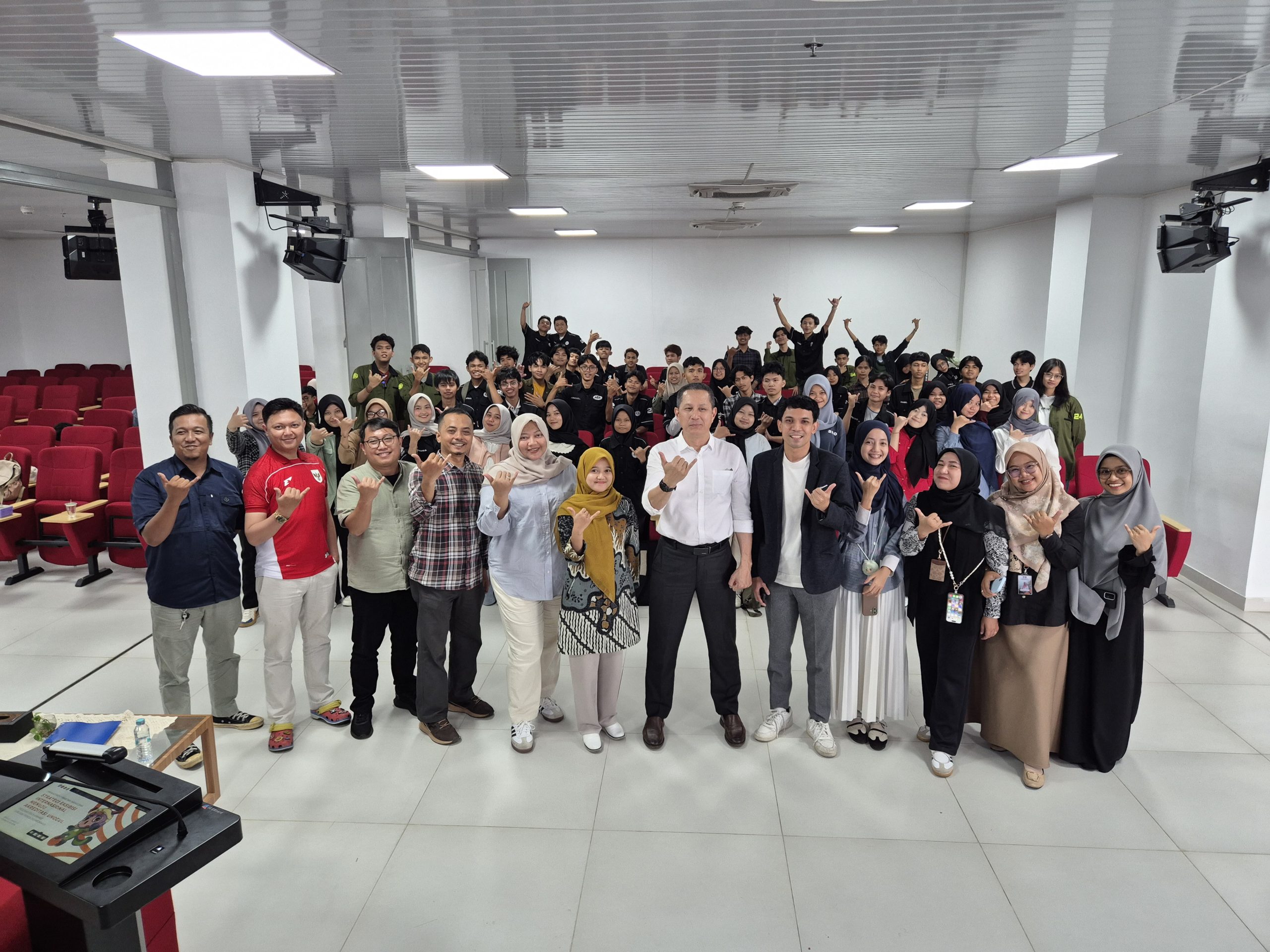 Prodi Animasi Jurusan TI PNP Gelar Seminar Manajemen Pameran untuk Persiapan Eksplorasi Karya Mahasiswa