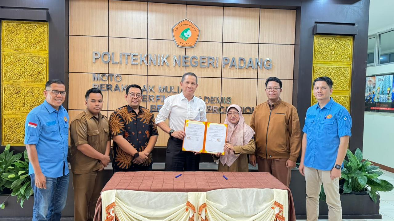 Politeknik Negeri Padang dan Desa Siungkang Tigo Jalin Kerja Sama Pengembangan Desa Digital