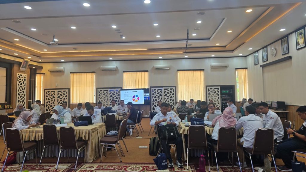 Jurusan Teknologi Informasi PNP Gelar Workshop Evaluasi Kurikulum Berbasis OBE Secara Hybrid