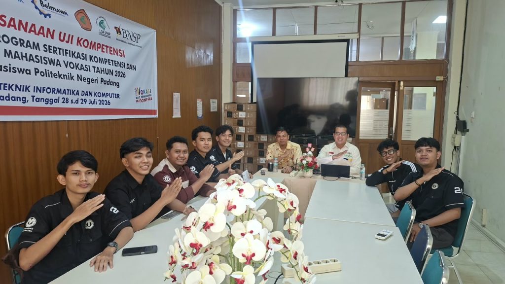 Dua Tim Mahasiswa Jurusan TI PNP Tembus Main Event Hackathon PENS 2026, UKM Cybertech Siapkan CTF di PKTOS